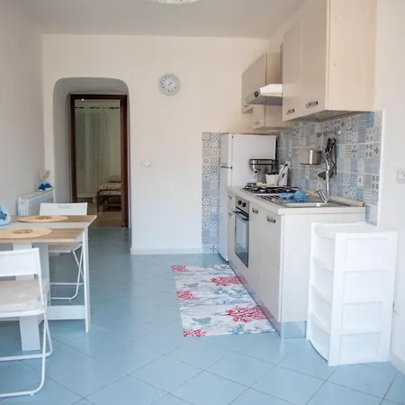 Acquamarina Appartament דירה *