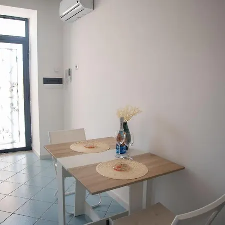 Acquamarina Appartament דירה פרוסידה